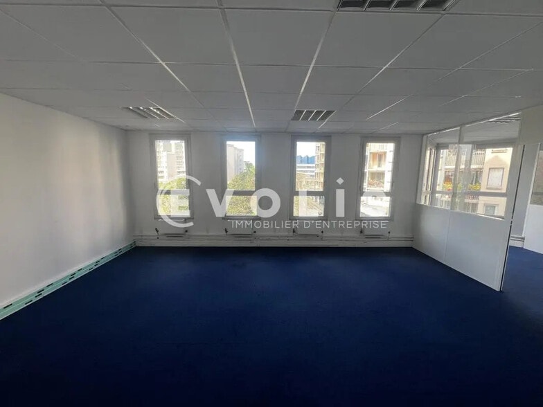 Bureau dans Noisy-le-Grand à vendre - Photo intérieure – Image 2 sur 8