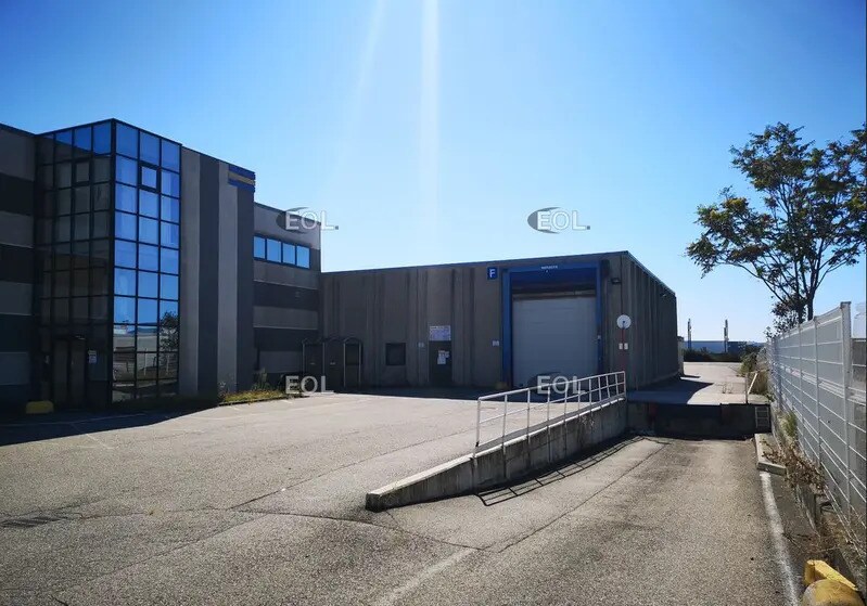 Industriel/Logistique dans Chaponnay à louer Photo de l’immeuble– Image 1 sur 15