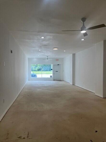 586-590 S Edgewood Ave, Jacksonville, FL à louer - Photo de l’immeuble – Image 3 sur 5