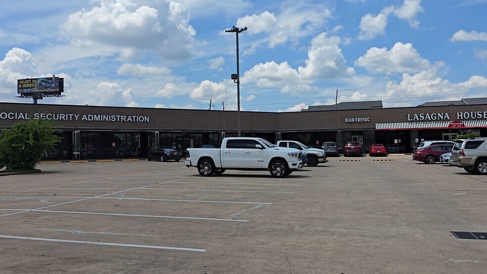 13302-13320 Westheimer Rd, Houston, TX à vendre - Vidéo sur l’annonce professionnelle – Image 2 sur 10