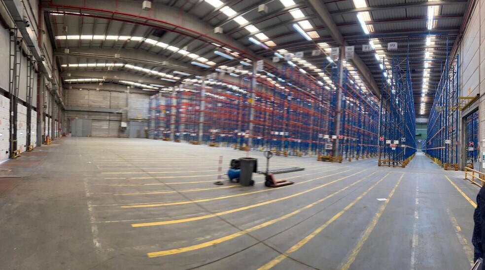 Industriel/Logistique dans Valdemoro, Madrid à vendre - Photo de l’immeuble – Image 3 sur 10