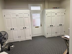 45 E Putnam Ave, Greenwich, CT à louer Photo intérieure– Image 2 sur 6