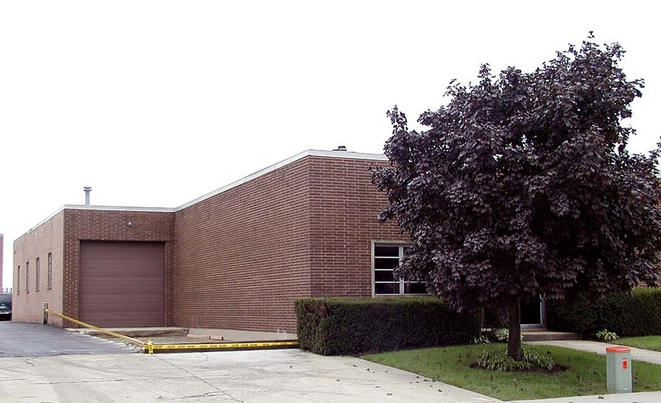 188 Seegers Ave, Elk Grove Village, IL à vendre - Photo de l’immeuble – Image 2 sur 10