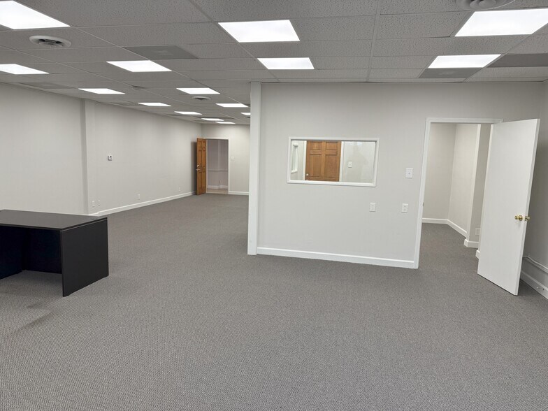 9651 Clayton Rd, Saint Louis, MO à louer - Photo de l’immeuble – Image 3 sur 8
