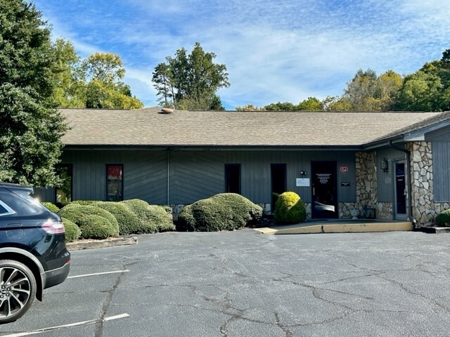 352 Harper NW ave, Lenoir, NC à louer - Photo de l’immeuble – Image 1 sur 18