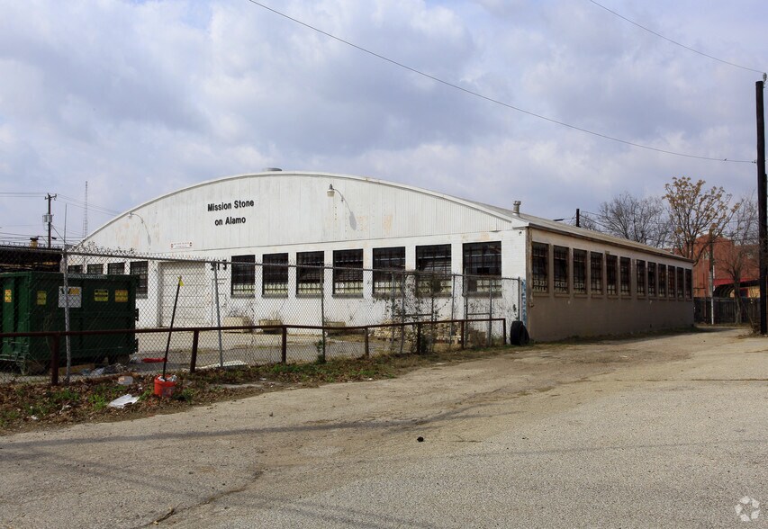 915 N Alamo St, San Antonio, TX à louer - Photo principale – Image 2 sur 4