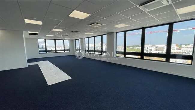 Plus de détails pour Bureau à vendre