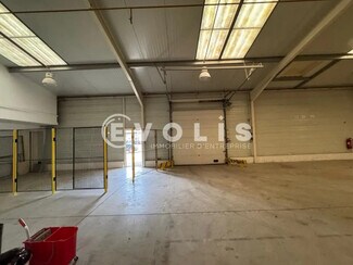 Plus de détails pour Local d'activités à louer