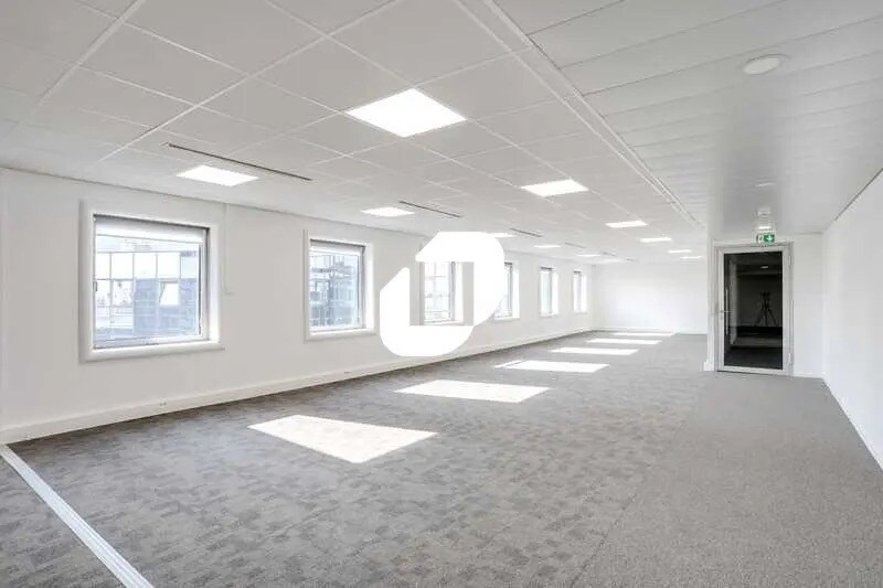 Bureau dans Courbevoie à louer - Photo de l’immeuble – Image 2 sur 5