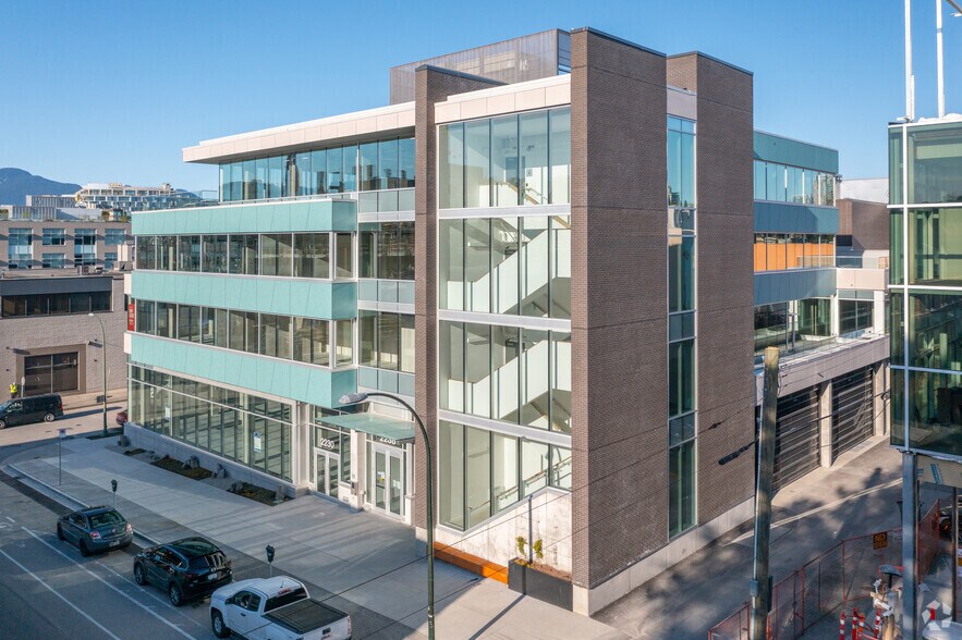 2238 Yukon St, Vancouver, BC à louer - Photo de l’immeuble – Image 1 sur 9