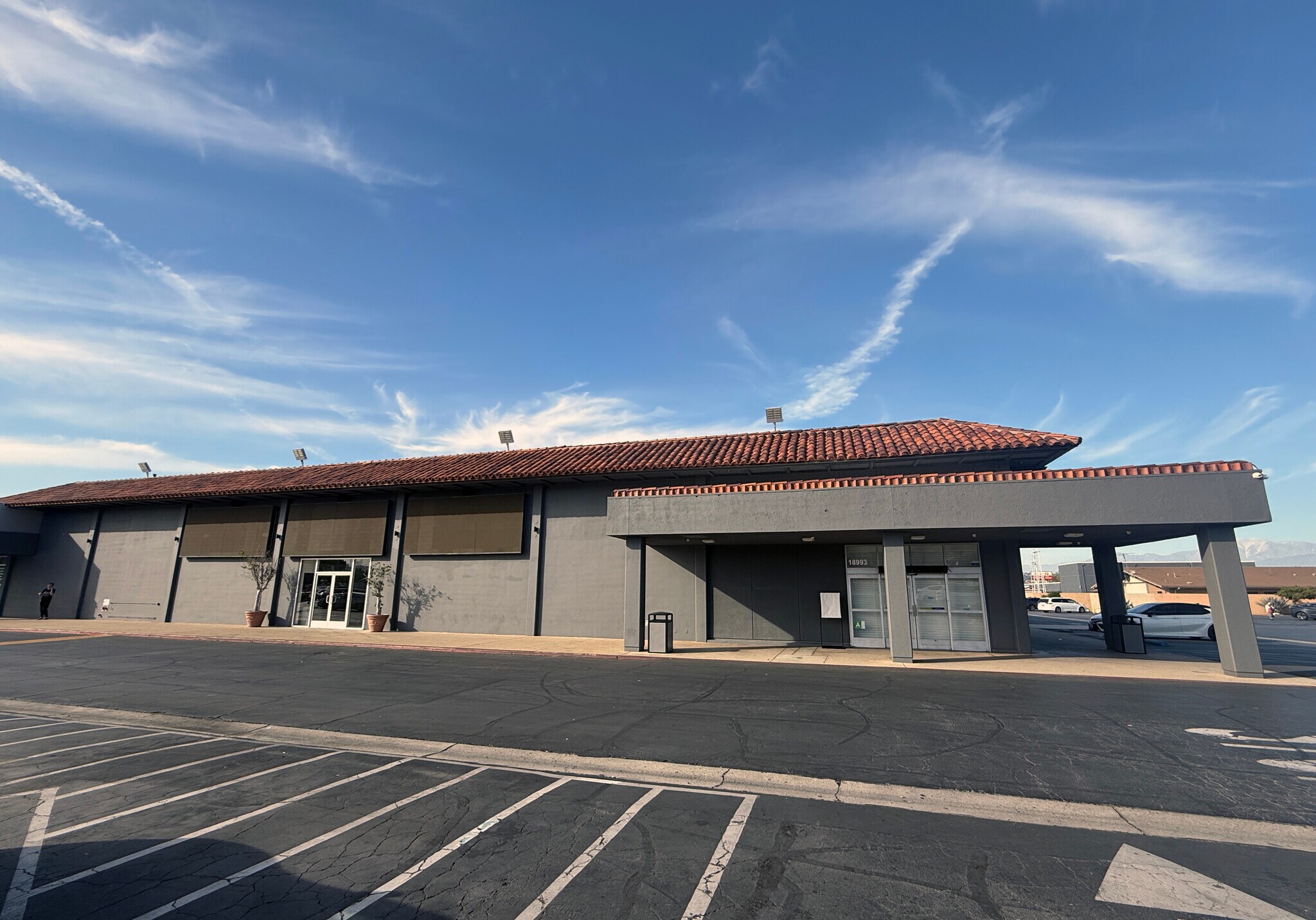 18881 Colima Rd, Rowland Heights, CA à louer Photo principale– Image 1 sur 9