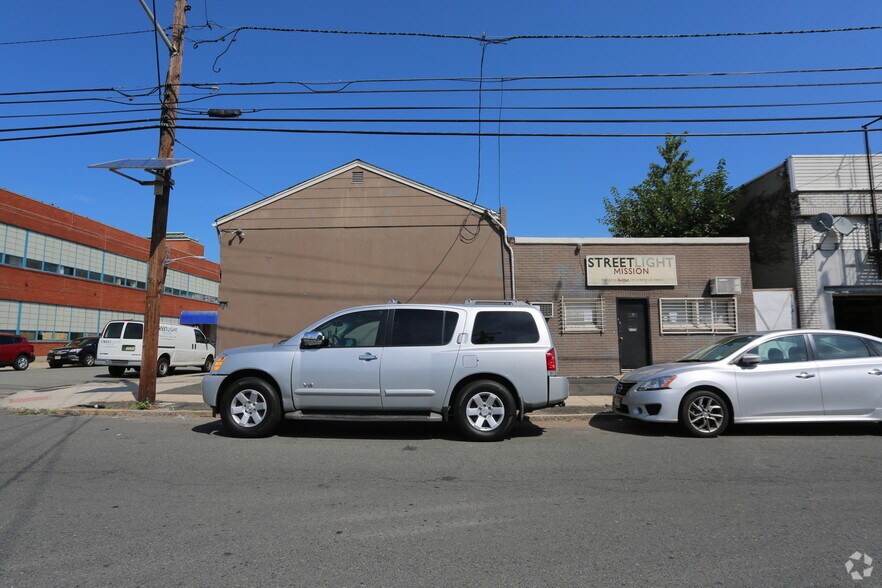 1181 E Broad St, Elizabeth, NJ à vendre - Photo principale – Image 1 sur 4