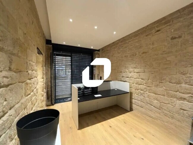 Plus de détails pour Local commercial à louer