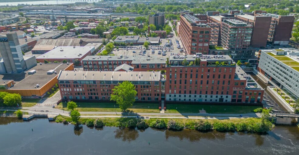 1701-1713 Rue Saint-Patrick, Montréal, QC à louer - Photo de l’immeuble – Image 3 sur 6