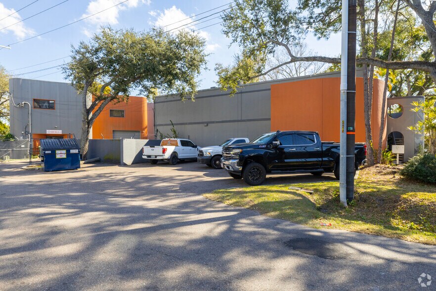 1207 N Himes Ave, Tampa, FL à louer - Photo de l’immeuble – Image 2 sur 19