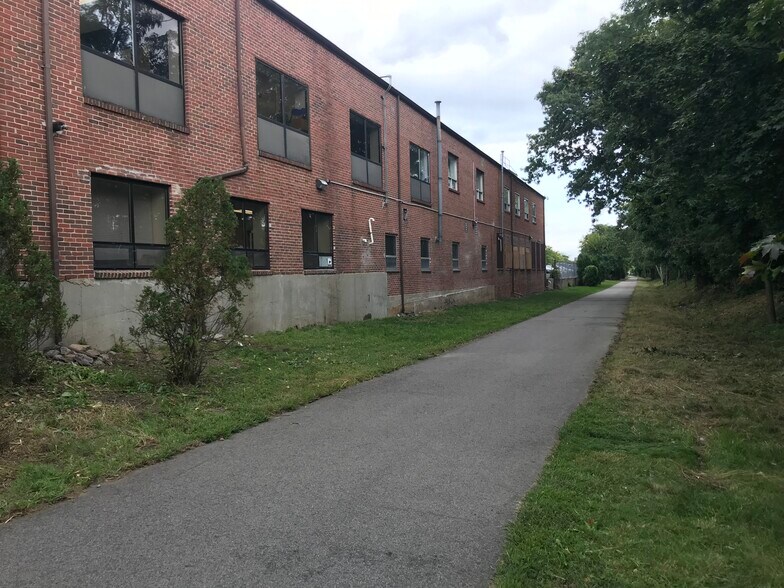 200 Dexter Ave, Watertown, MA à louer - Photo de l’immeuble – Image 3 sur 25
