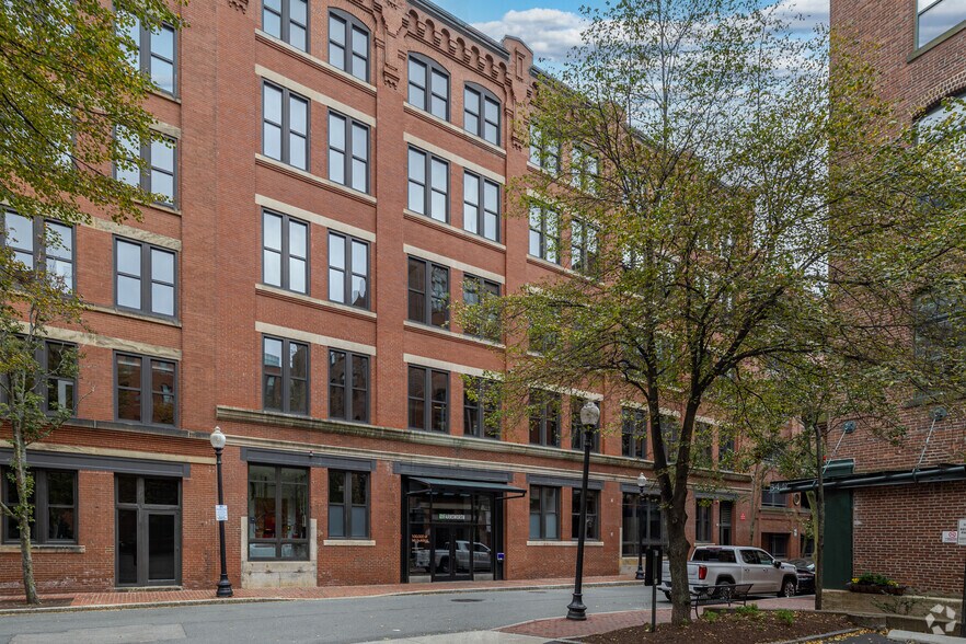 33-41 Farnsworth St, Boston, MA à louer - Photo de l’immeuble – Image 1 sur 12