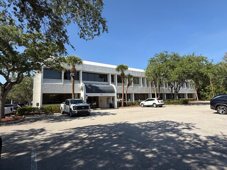 9220 Bonita Beach Rd, Bonita Springs, FL à louer - Photo de l’immeuble – Image 2 sur 17