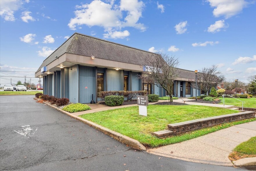 1 New Amwell Rd, Hillsborough, NJ à louer - Photo de l’immeuble – Image 3 sur 17