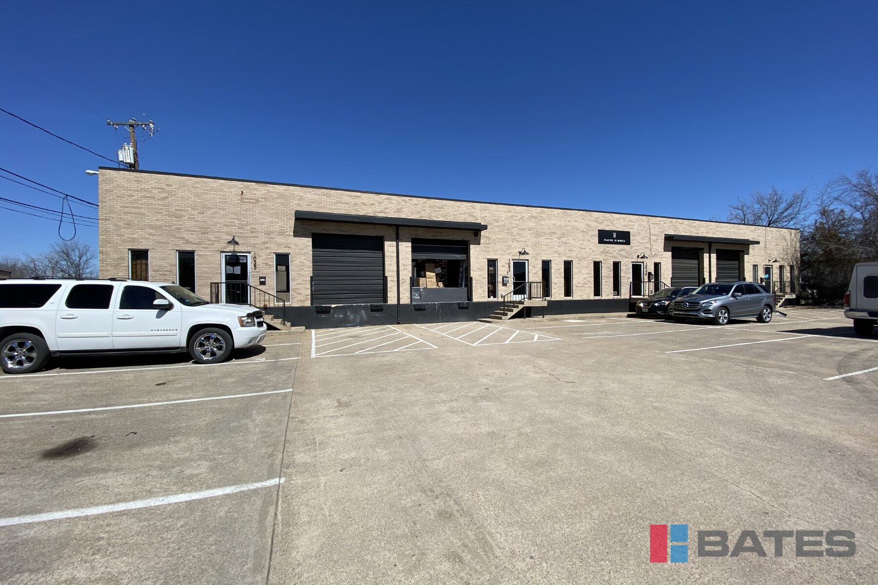 1033 Quaker St, Dallas, TX à louer Photo de l’immeuble– Image 1 sur 9