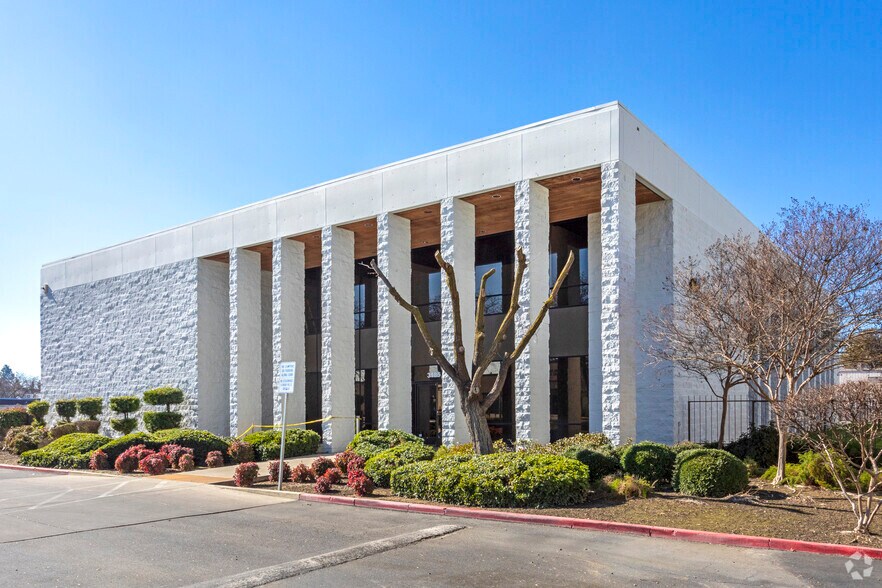 3185 M St, Merced, CA à vendre - Photo de l’immeuble – Image 2 sur 36