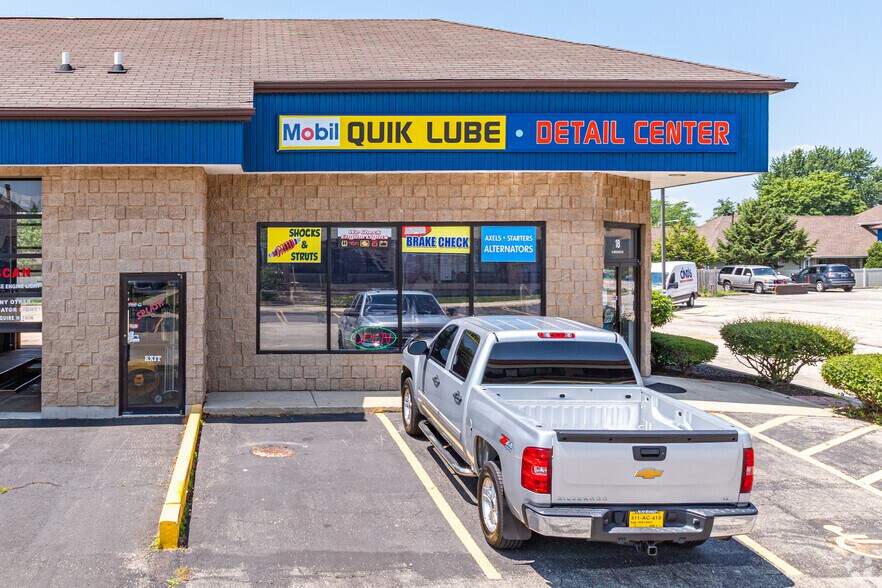 18 W Merchants Dr, Oswego, IL à vendre - Photo de l’immeuble – Image 3 sur 21
