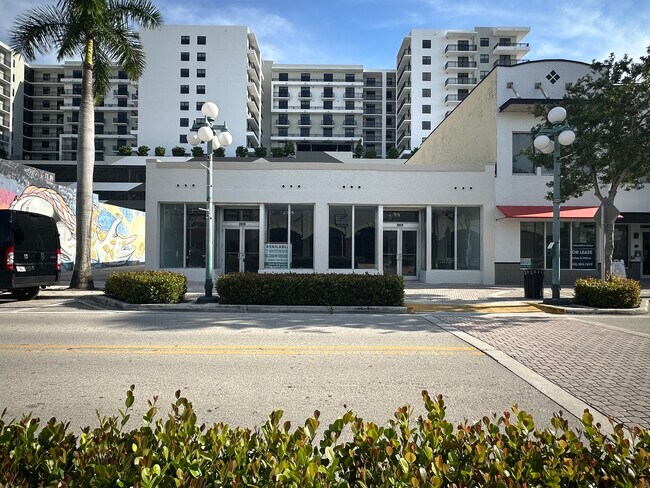 Plus de détails pour 2020 Harrison St, Hollywood, FL - Local commercial à vendre