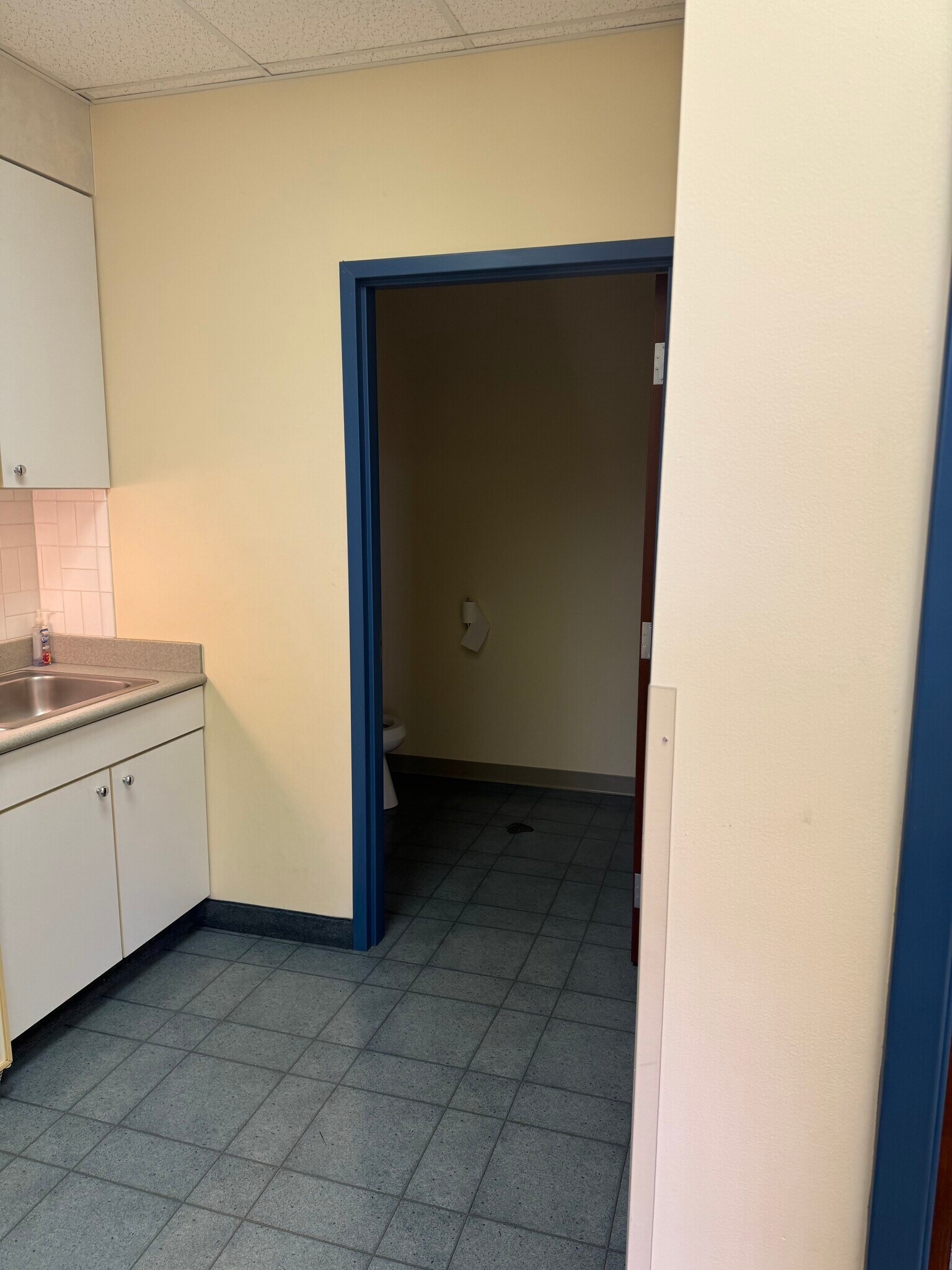 5970 Cochran Rd, Solon, OH à louer Photo de l’immeuble– Image 1 sur 10