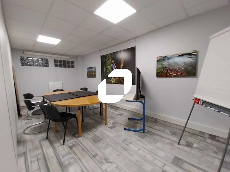 5 Avenue Pavlov, Trappes à louer - Photo de l’immeuble – Image 3 sur 7