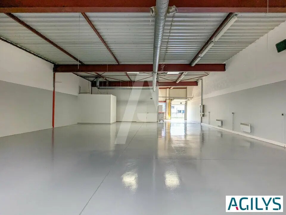 Local d’activités dans Villebon-sur-Yvette à louer Photo de l’immeuble– Image 1 sur 10