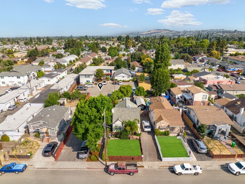 266 Smalley Ave, Hayward, CA à vendre - Photo de l’immeuble – Image 3 sur 15