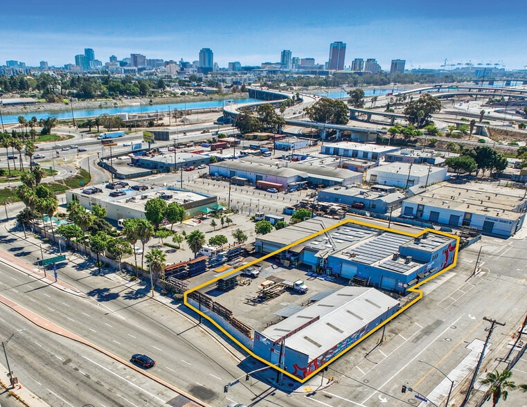 1368 W Anaheim St, Long Beach, CA à louer - Photo de l’immeuble – Image 2 sur 2