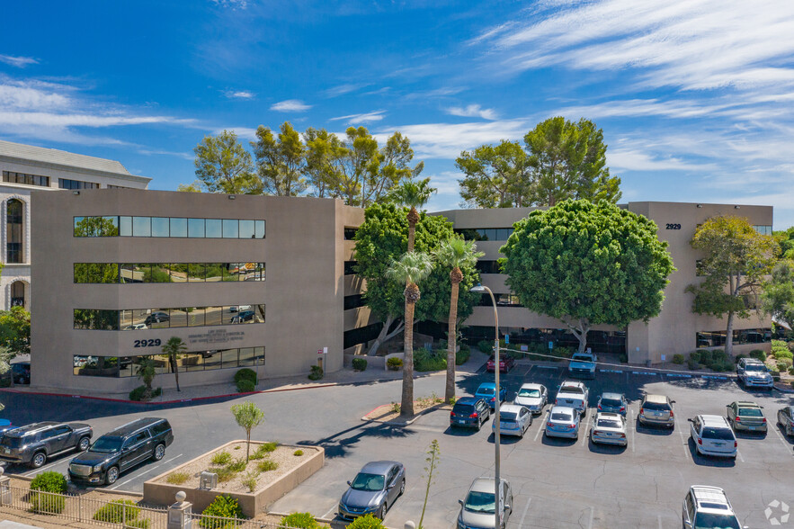 2929 N 44th St, Phoenix, AZ à louer - Photo de l’immeuble – Image 1 sur 2