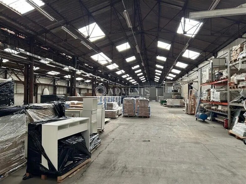 Industriel/Logistique dans Nazelles-Négron à louer - Photo de l’immeuble – Image 3 sur 5