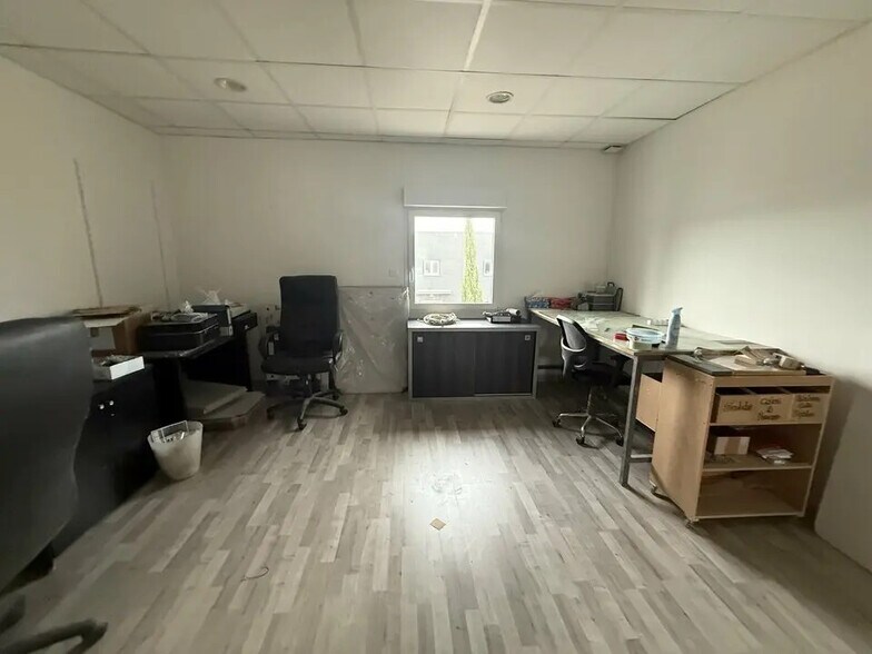 Bureau dans Saint-Rémy-de-Provence à louer - Photo de l’immeuble – Image 2 sur 6