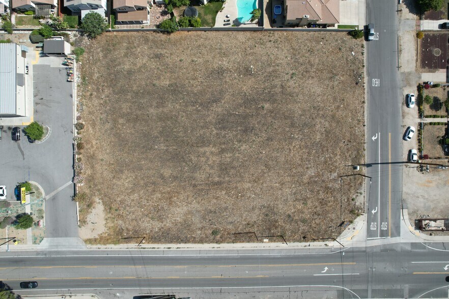 Mentone Blvd, Mentone, CA à vendre - Photo de l’immeuble – Image 3 sur 26