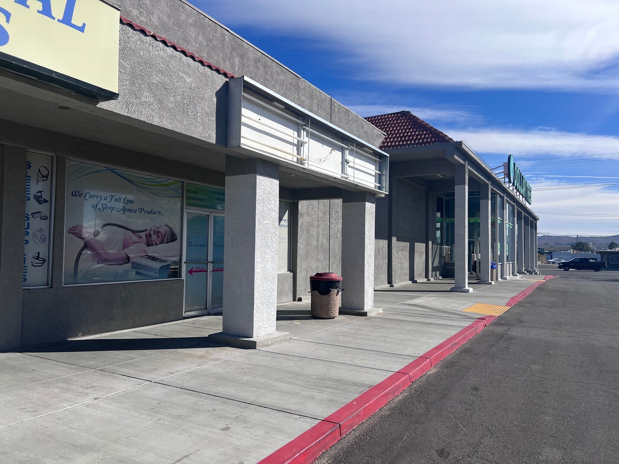 100 N China Lake Blvd, Ridgecrest, CA à louer Photo de l’immeuble– Image 1 sur 5