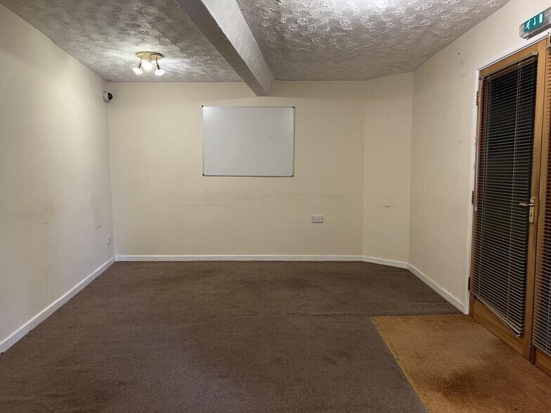 36 High St, Warminster à louer - Photo intérieure – Image 2 sur 7