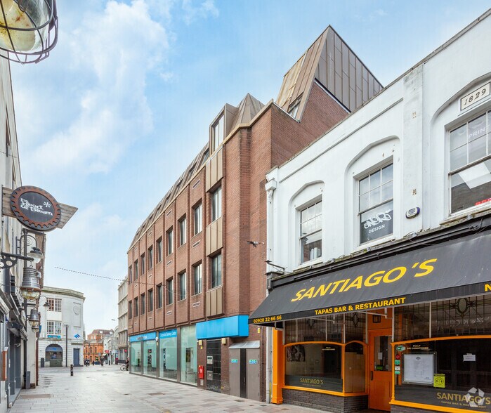 16-17 High St, Cardiff à louer - Photo de l’immeuble – Image 2 sur 5
