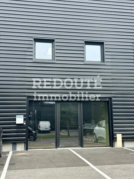 Bureau dans Cernay-lès-Reims à louer - Photo de l’immeuble – Image 2 sur 9