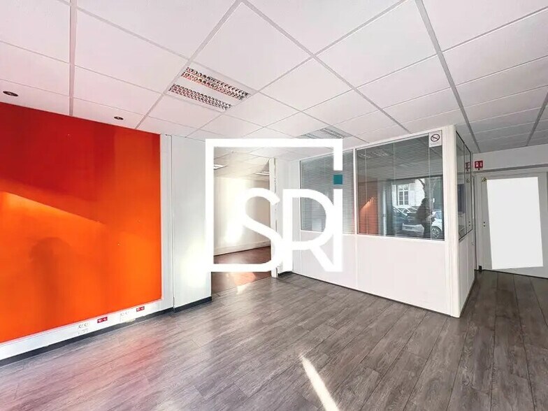 Local commercial dans Clermont-Ferrand à louer - Photo de l’immeuble – Image 1 sur 12