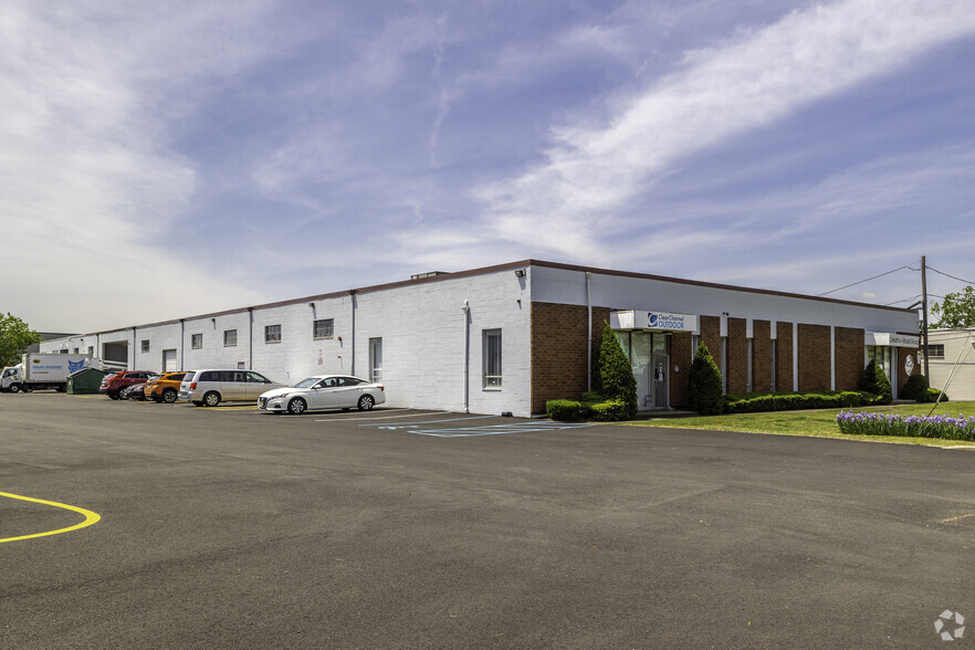 150 Commerce Rd, Carlstadt, NJ à louer - Photo principale – Image 1 sur 11
