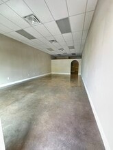 5911 NW 173rd Dr, Hialeah, FL à louer Photo intérieure– Image 2 sur 4