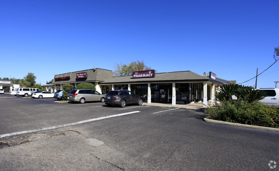 3744-3746 Cartwright Rd, Missouri City, TX à louer - Photo principale – Image 1 sur 3