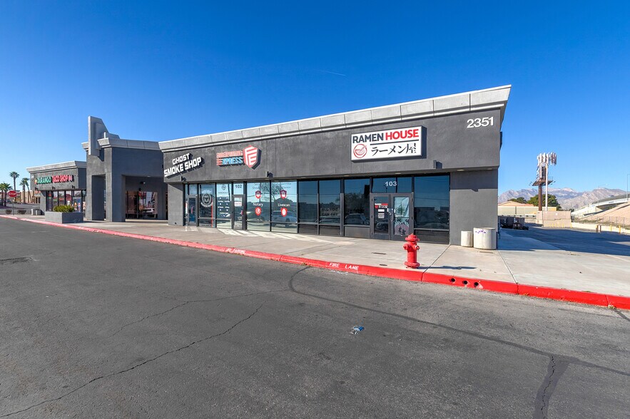 2341 N Rainbow Blvd, Las Vegas, NV à louer - Photo de l’immeuble – Image 2 sur 6