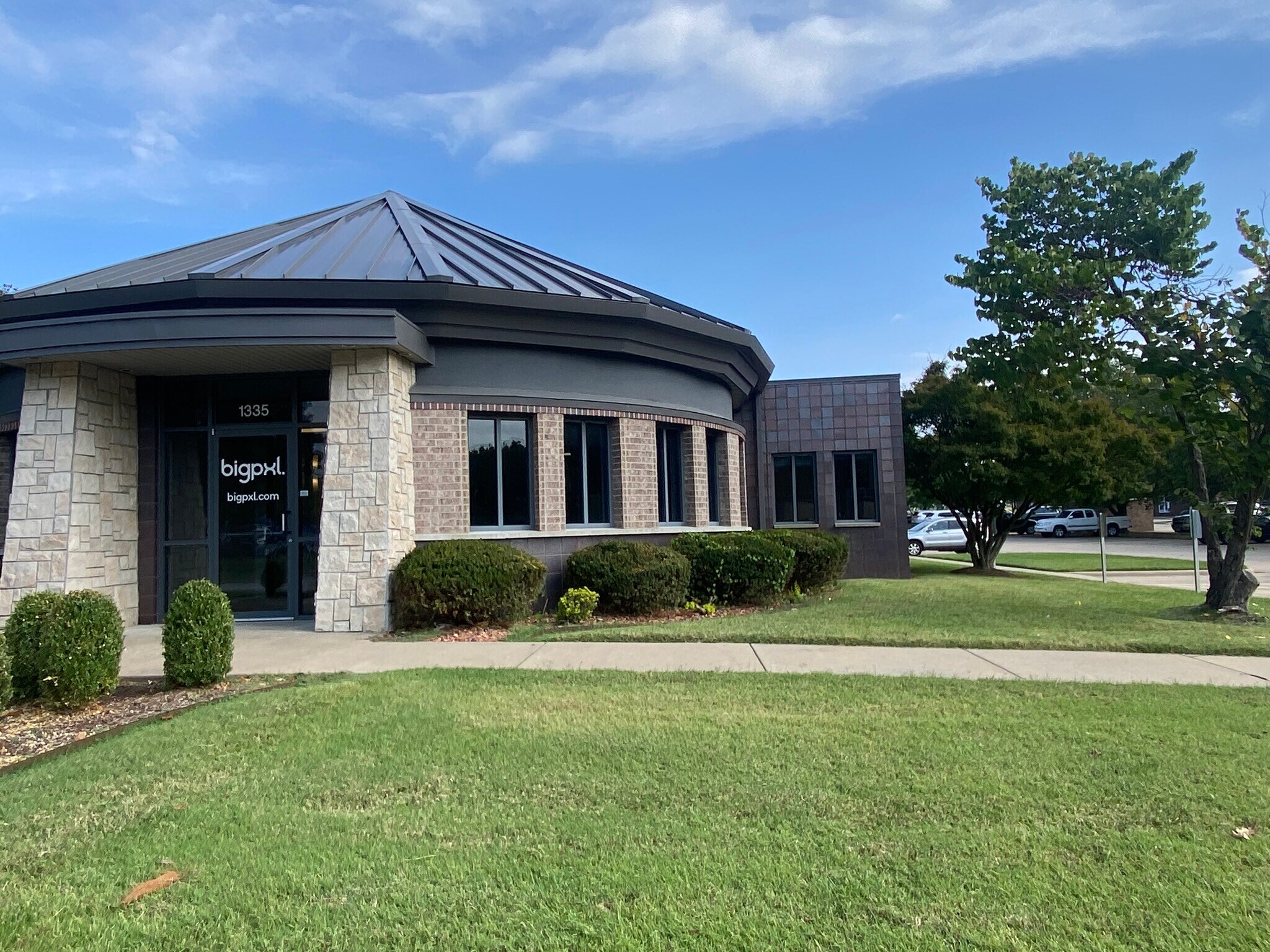 1335 E Bradford Pky, Springfield, MO à vendre Photo principale– Image 1 sur 15