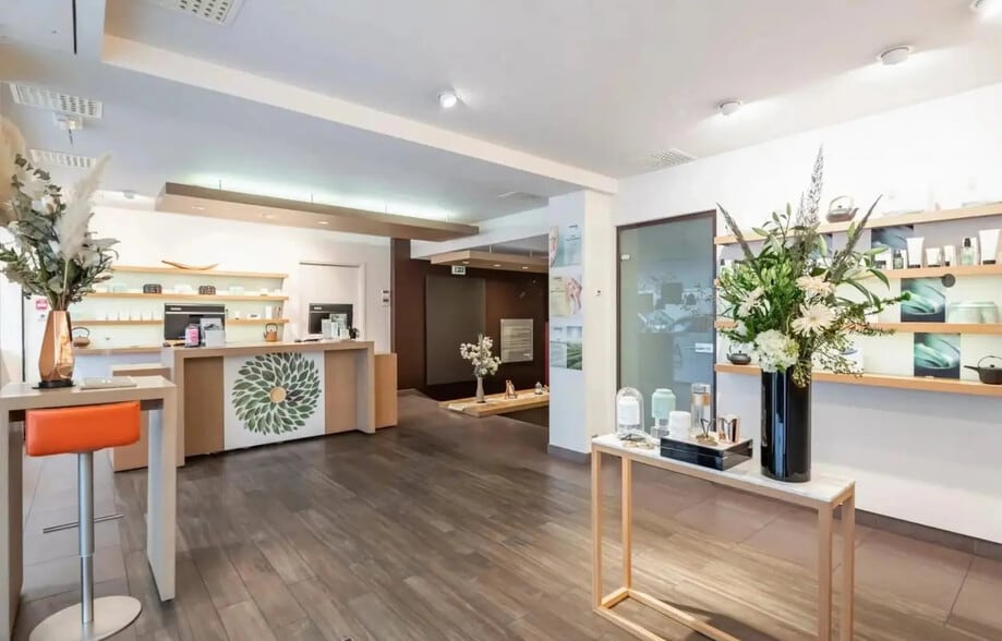 22 Rue Croix Des Petits Champs, Paris à louer - Photo de l’immeuble – Image 2 sur 4