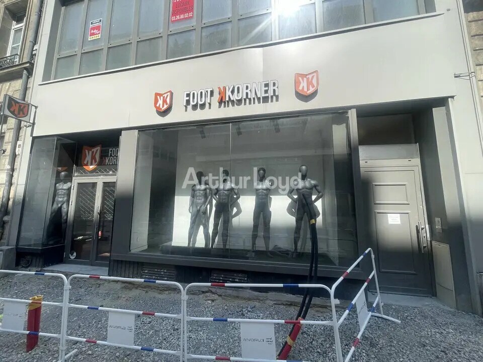 Local commercial dans Reims à louer Photo de l’immeuble– Image 1 sur 7