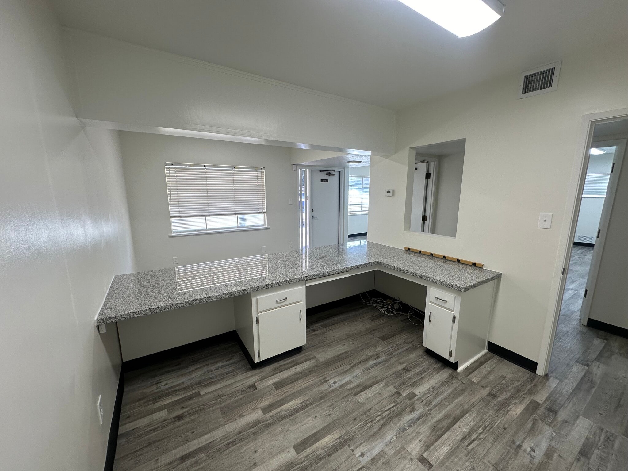 2731 H St, Bakersfield, CA à vendre Photo intérieure– Image 1 sur 11