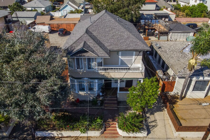 252 W 11th, San Pedro, CA à vendre - Photo de l’immeuble – Image 2 sur 21